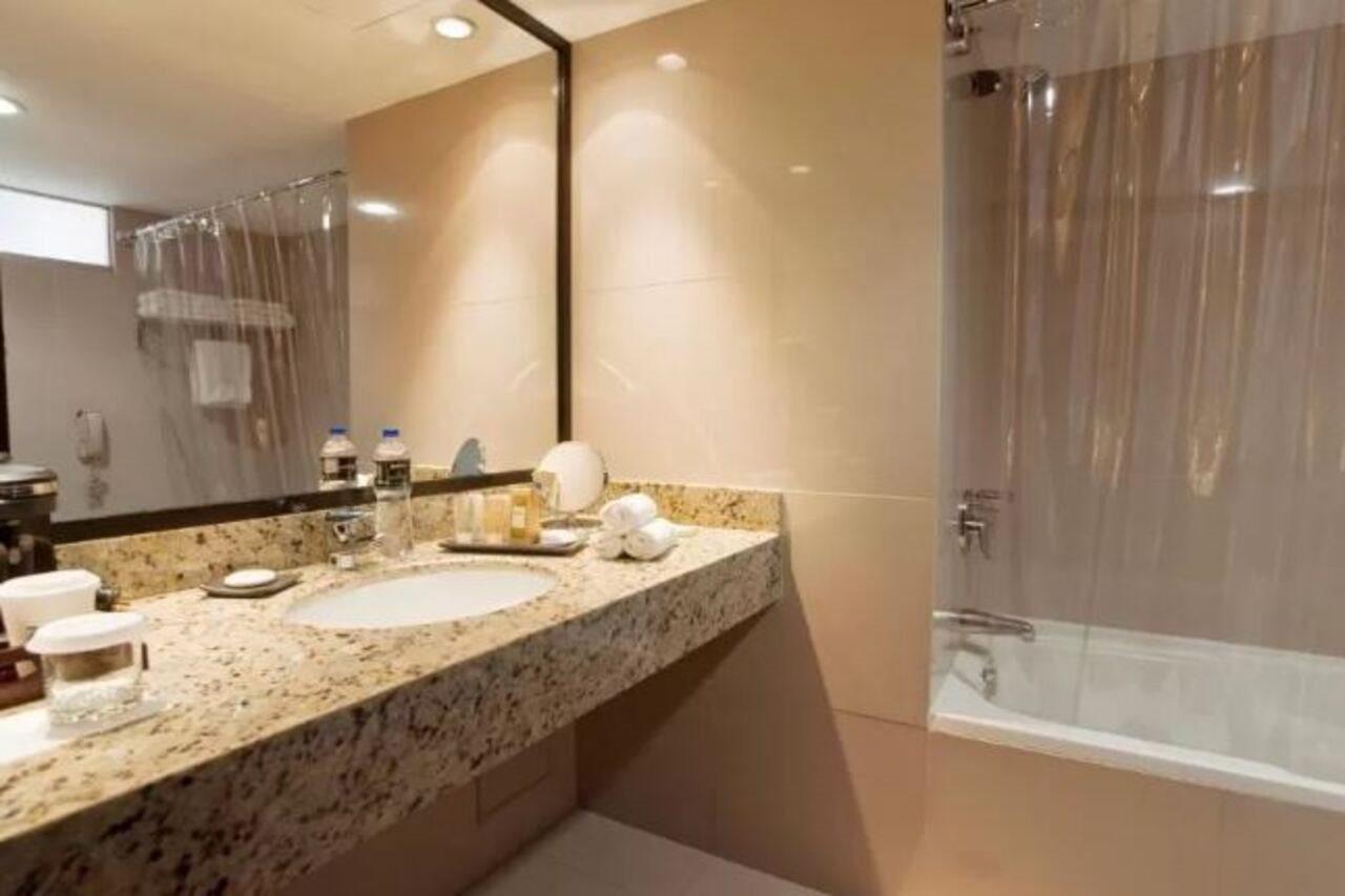 Radisson Hotel Decapolis Miraflores Ліма Екстер'єр фото