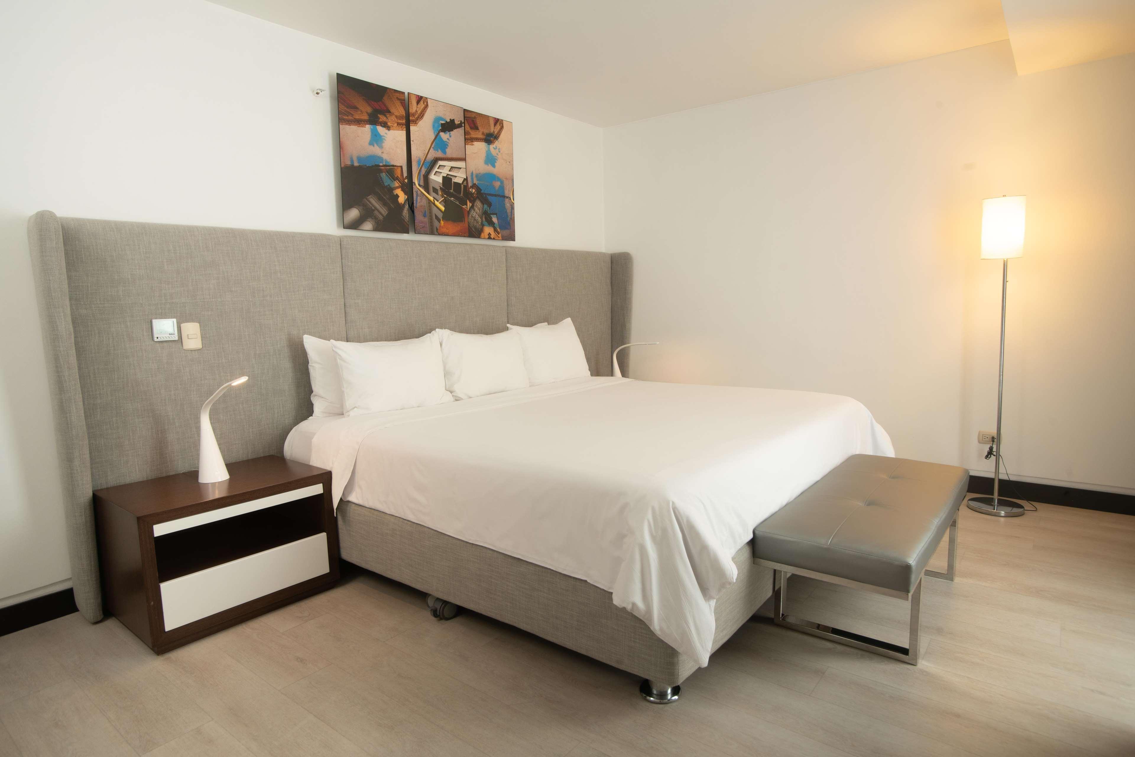 Radisson Hotel Decapolis Miraflores Ліма Екстер'єр фото