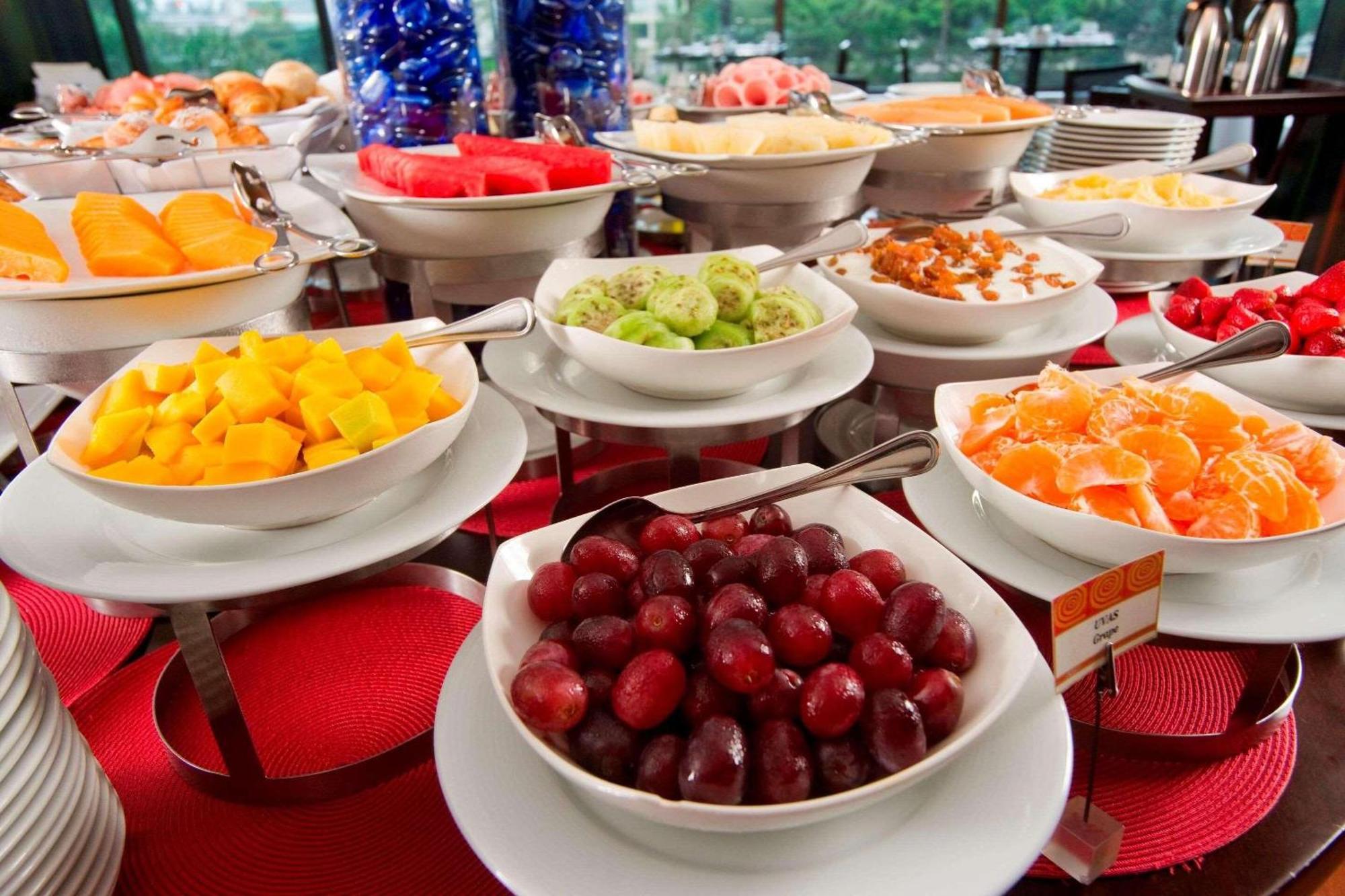 Radisson Hotel Decapolis Miraflores Ліма Екстер'єр фото